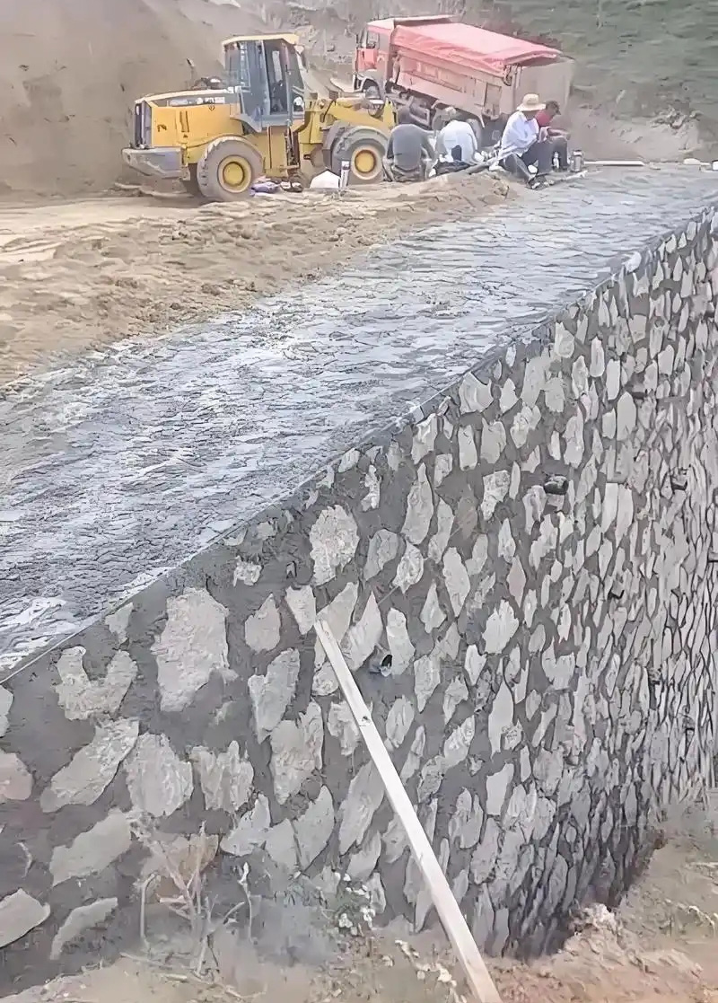 阳泉矿区边坡加固